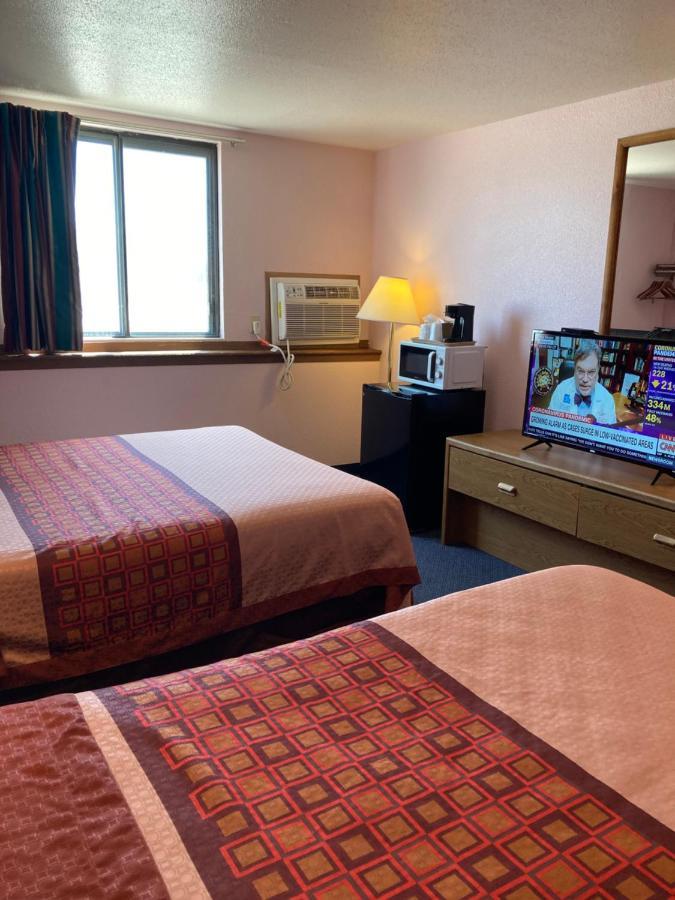 Executive Inn McPherson Экстерьер фото